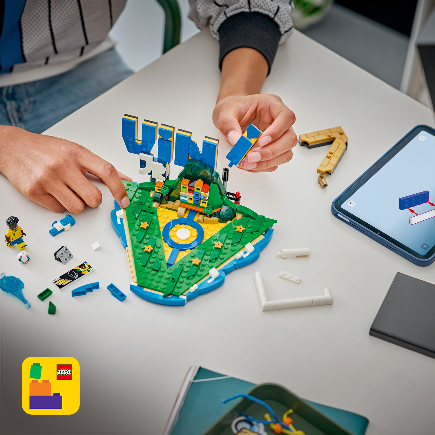Uključuje interaktivne 3D upute za slaganje