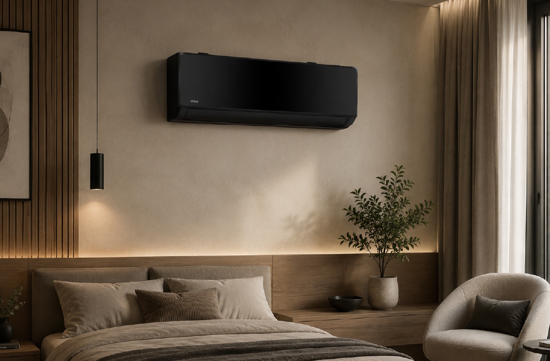 VIVAX T Design klima uređaj u mat crnoj boji u modernom interijeru