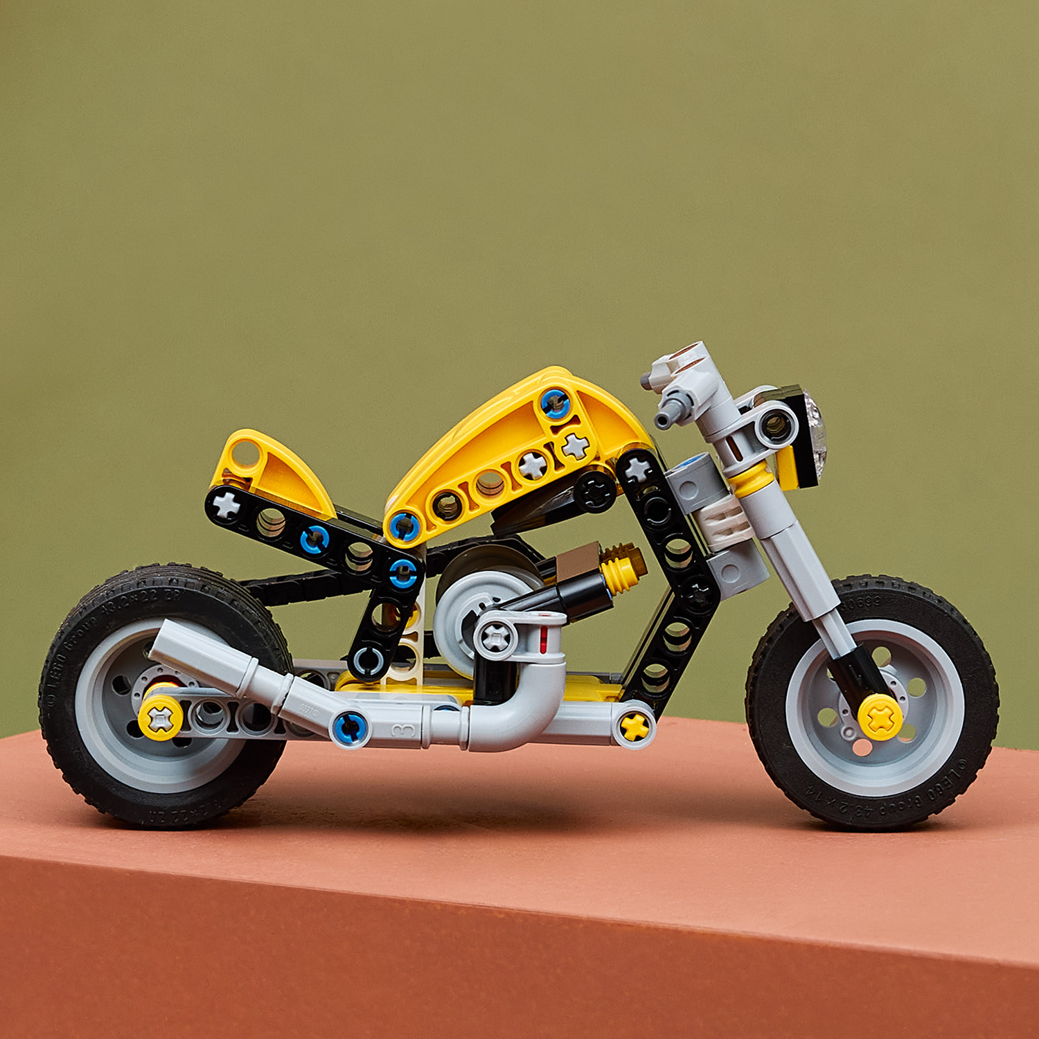 Model motocikla kao poklon za djecu koja vole slagati