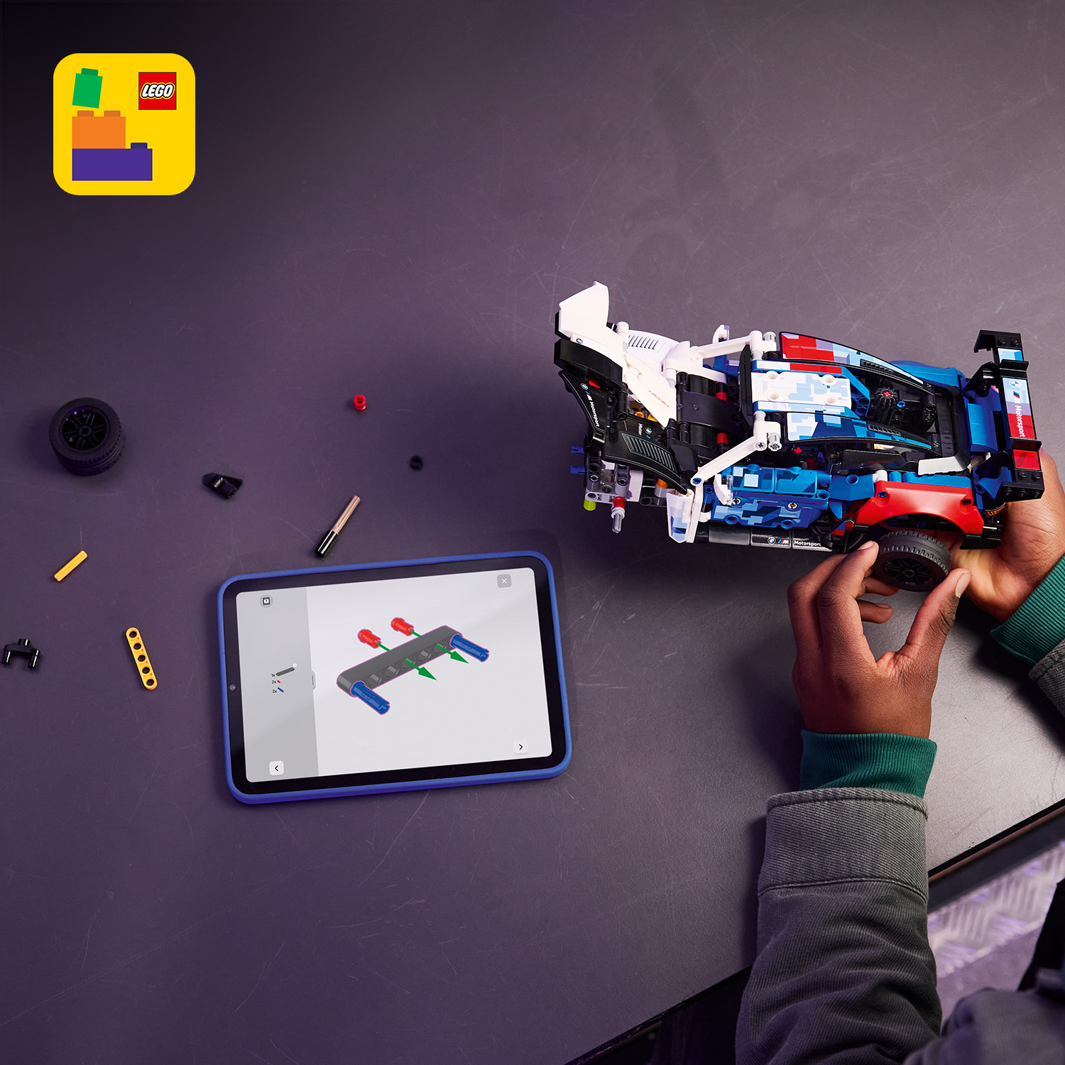 Sadrži interaktivne 3D upute za slaganje