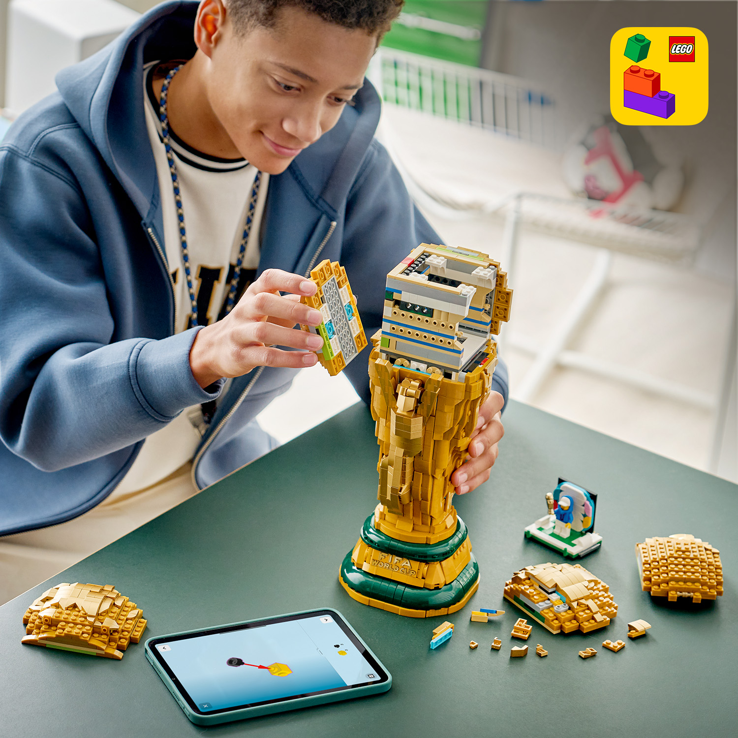 Sadrži interaktivne 3D upute za slaganje