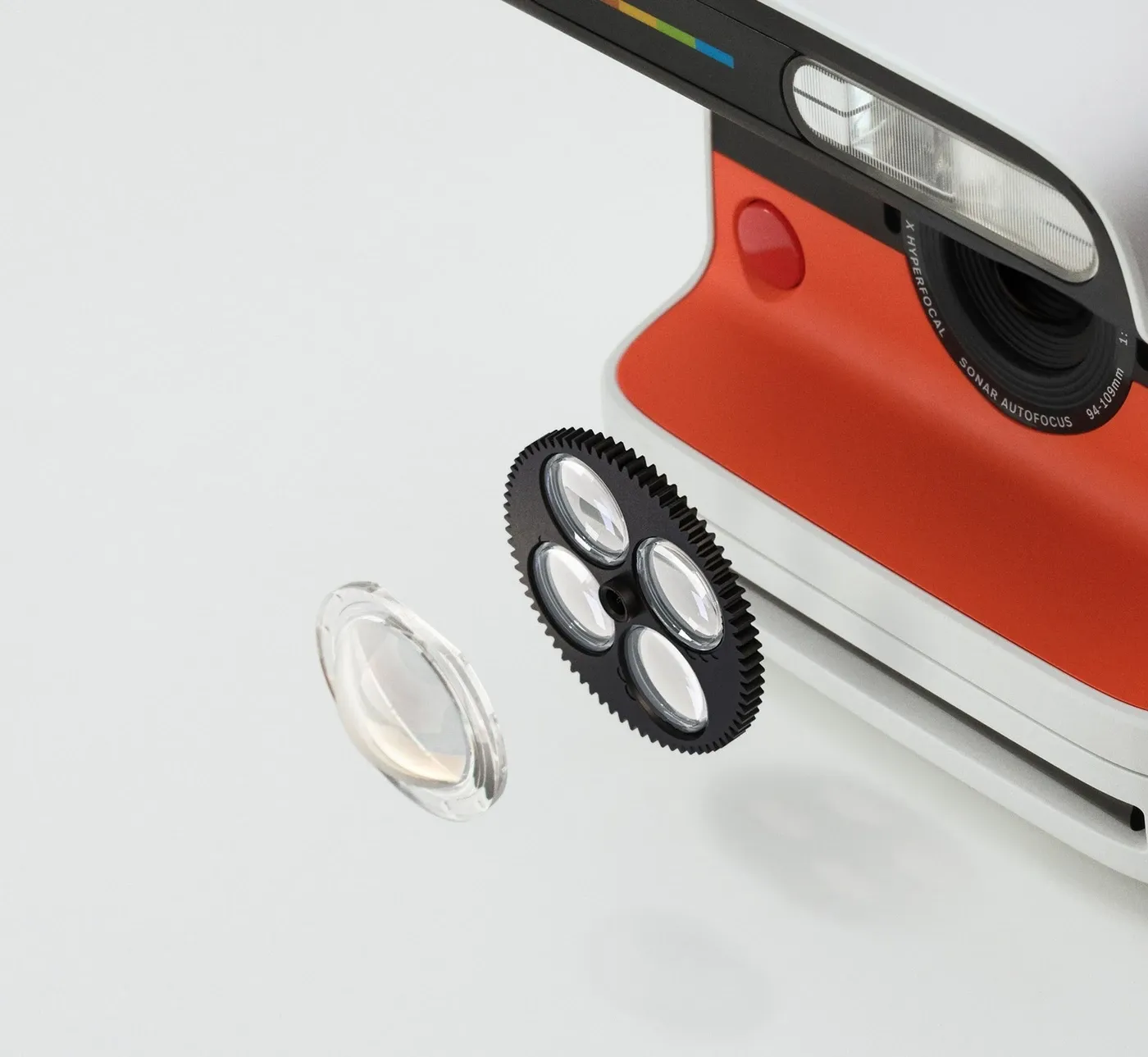 Hiperfokalni sustav s 4 leće za prekrasno oštre snimke.