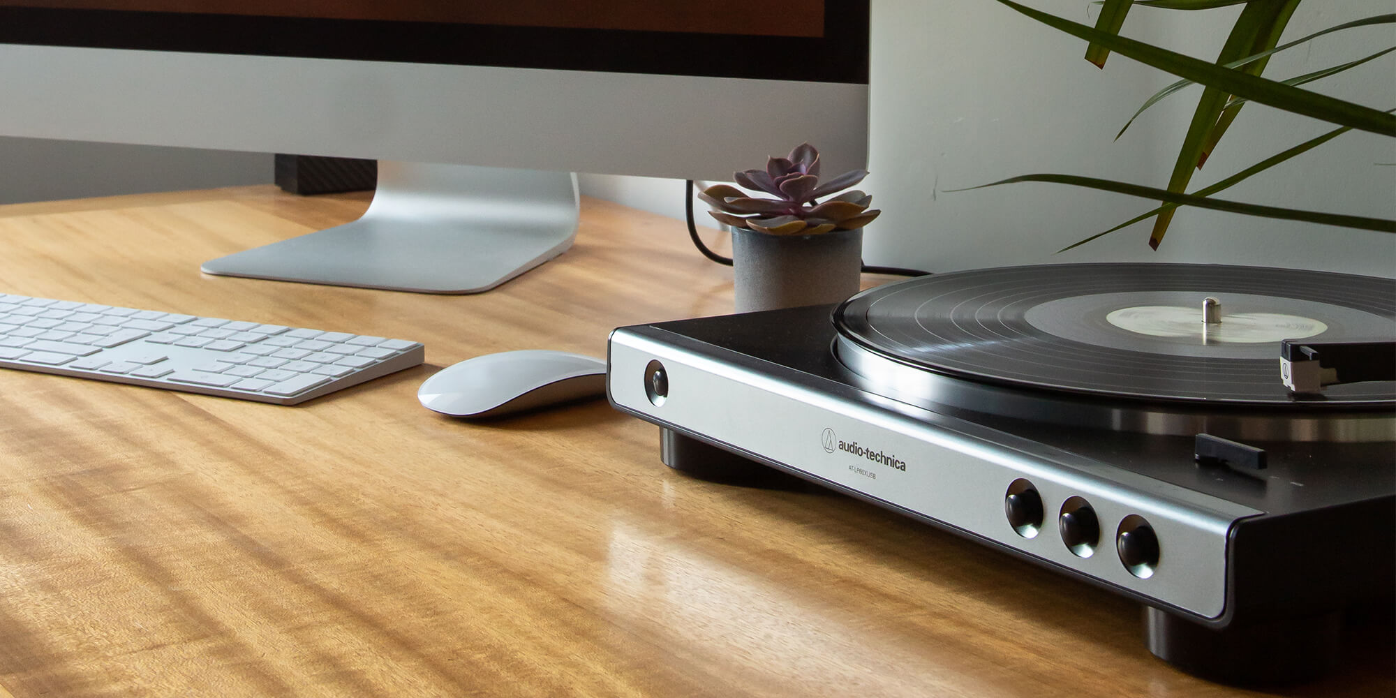 Gramofon s USB i analognom vezom