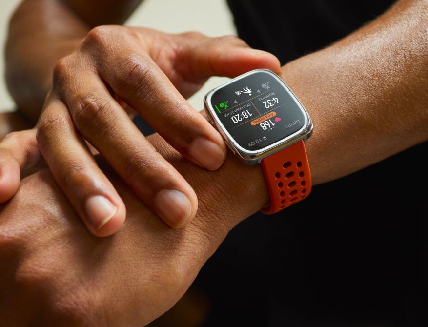 Amazfit Active 2 na zapešću tijekom HYROX treninga