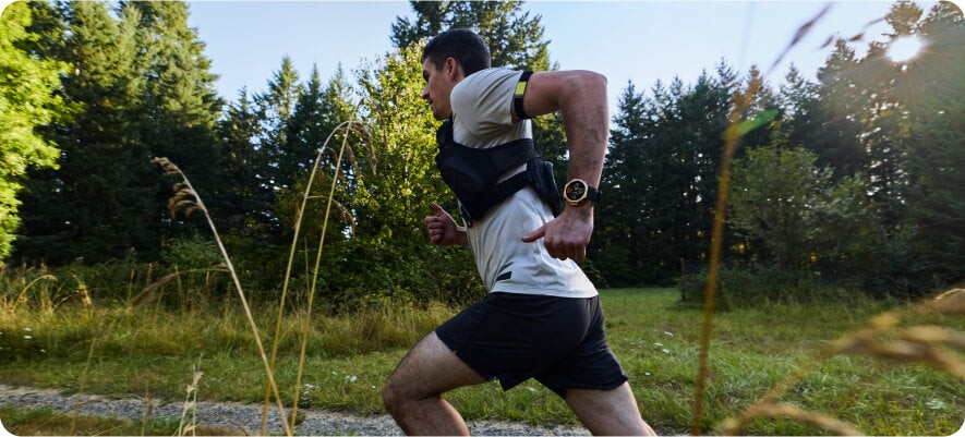 Trkač s T-Rex 3 Pro satom na ruci